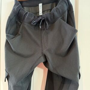 Lululemon Black Cargo Pants Size 8